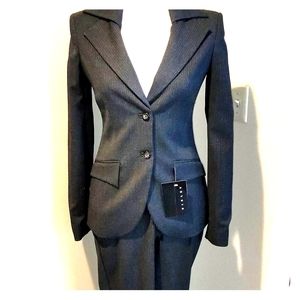 Never been worn Women's Full Sisley Suit